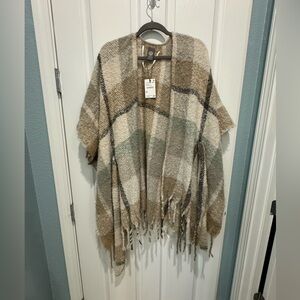 *NWT*Vince Camuto Shawl Wrap